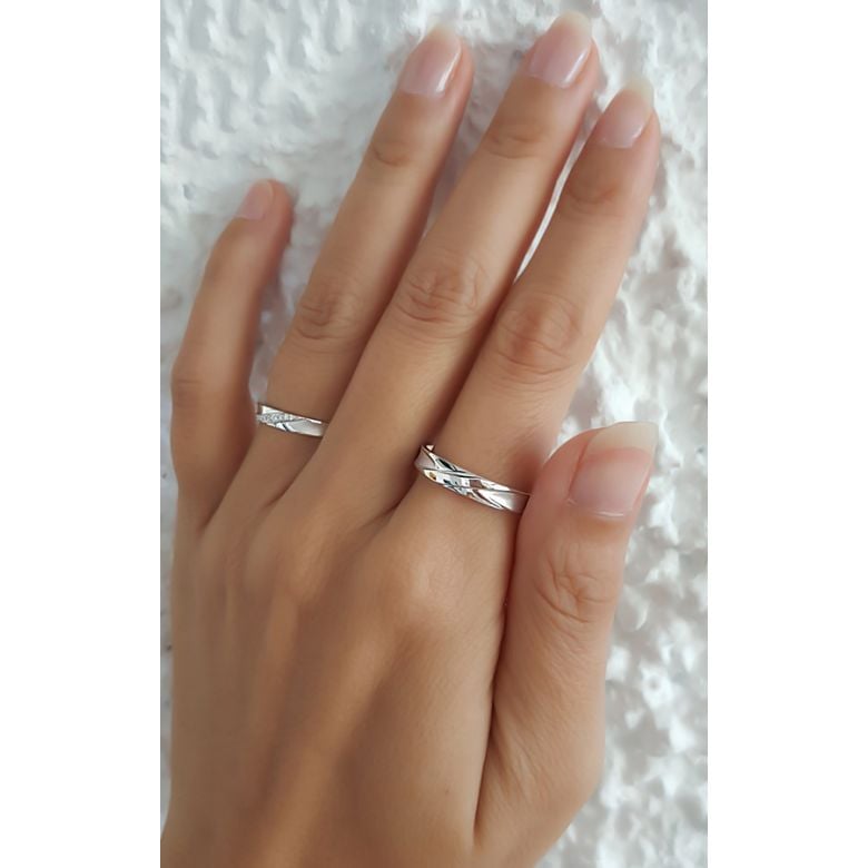 Duo d'alliances prestige. Design en diagonale. Or blanc, diamants - 6