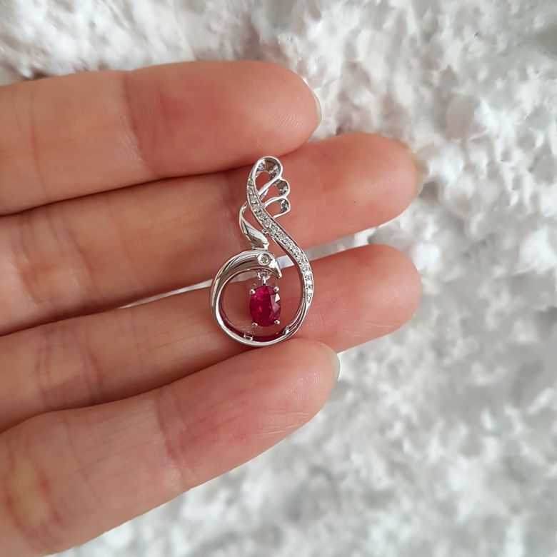 Pendentif cygne or blanc - Rubis et diamants en pendeloque - 5