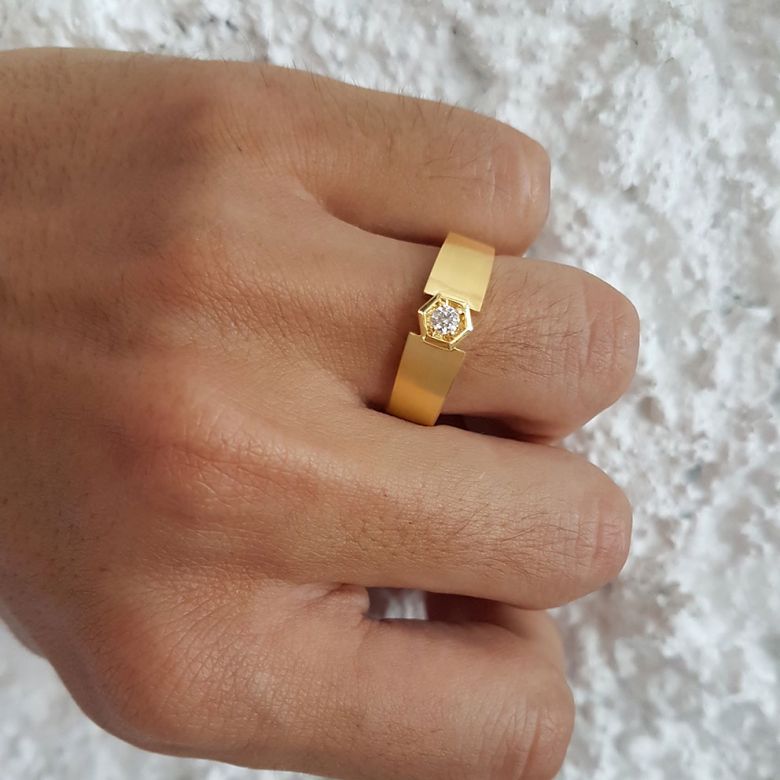 Bague Hommes. Or jaune. Diamant 0.105ct - 4