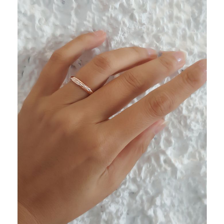 Alliance Or rose 18cts, diamants. Sertissage formant une ondulation | Aurelia - 2