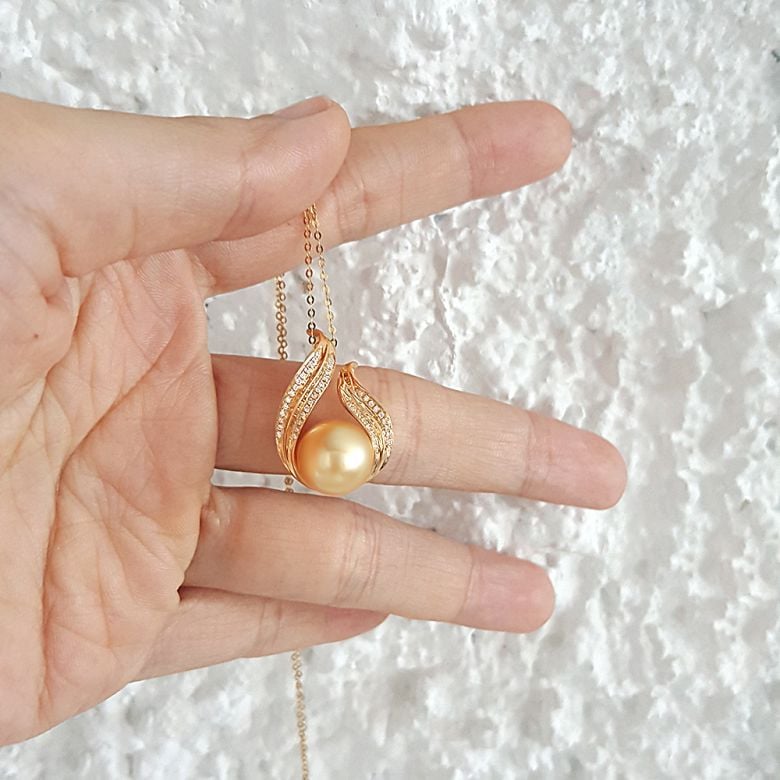  Pendentif Douce Végétale - Perle dorée - Or jaune, diamants - 7