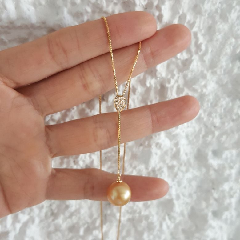 Pendentif bélière d'inspiration romaine - Perle d'Australie 10-11mm, or jaune - 9