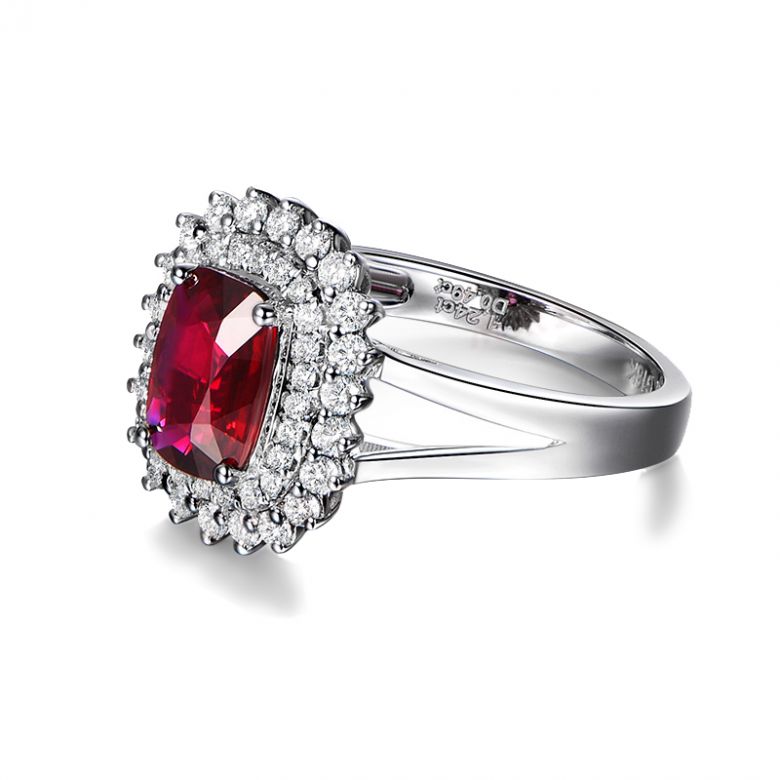 Bague rubis sertie d'une double rangée de diamants. Or blanc - 8