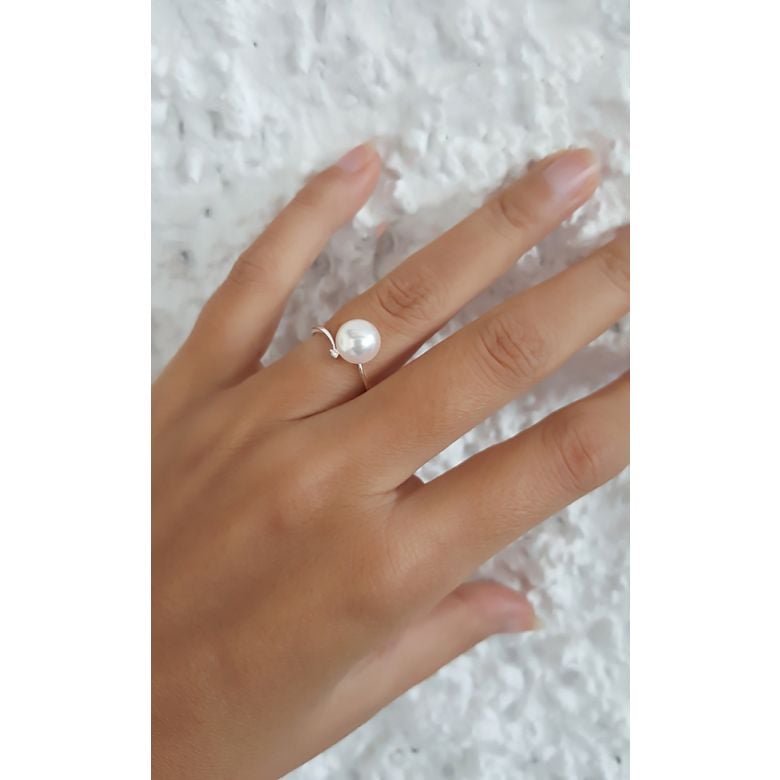 Bague or blanc - Perle Akoya blanche Japon - Diamants sertis 3 griffes  - 3