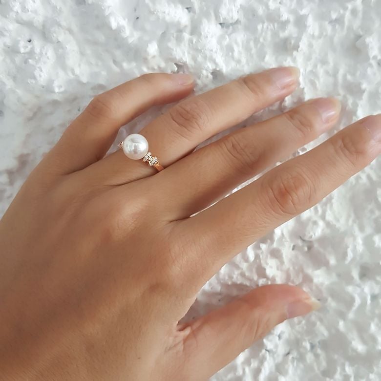 Bague moderne femme en or jaune - Perle eau douce blanche - Diamants - 4