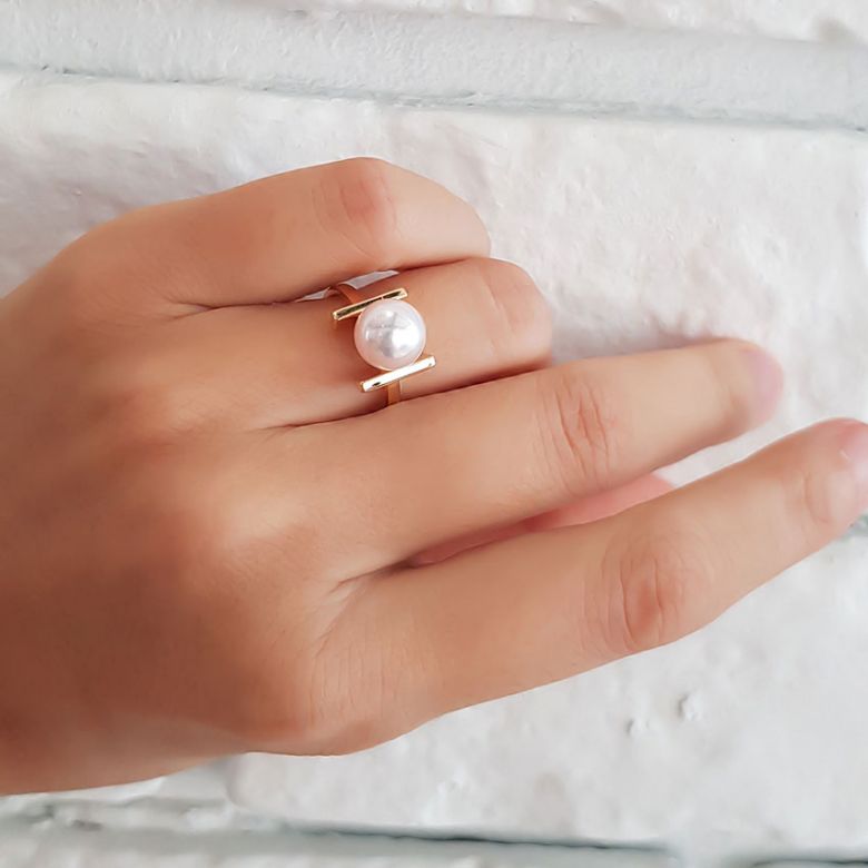 Bague moderne perle Akoya du Japon et or jaune 18 carats - 9