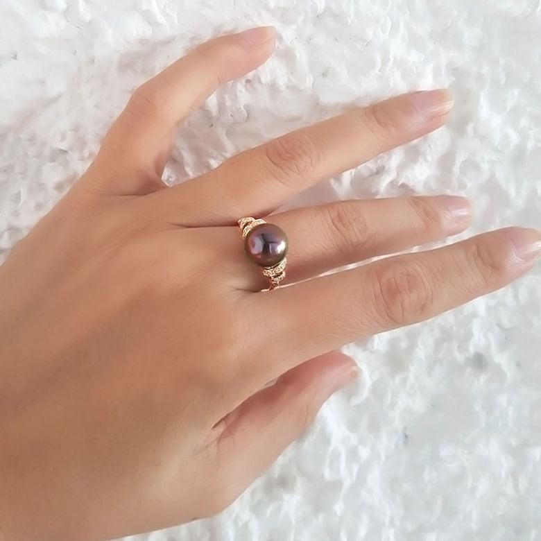 Bague or jaune stylée 2 époques - Perle Tahiti émeraude rosée, Diamants - 6