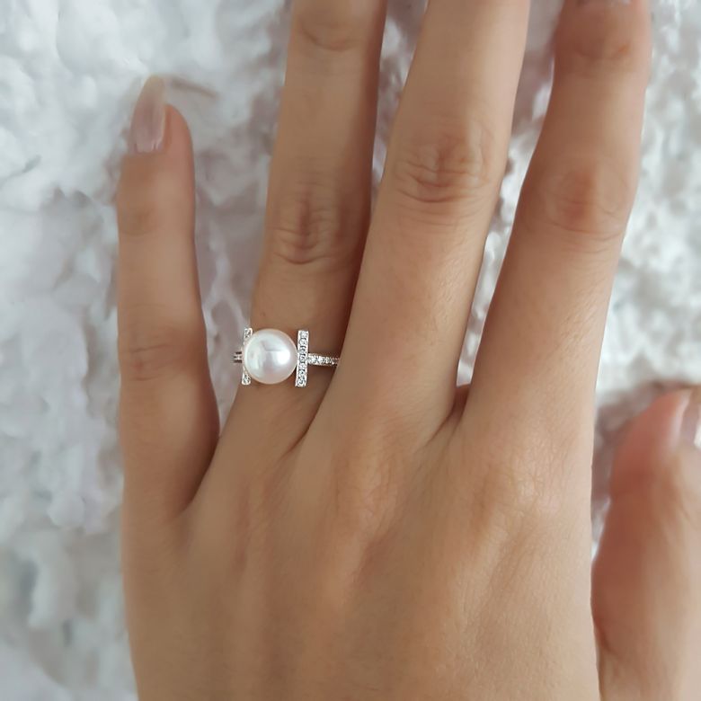 Bague monture rail. Or blanc, Diamants sertis et Perle Akoya - 10