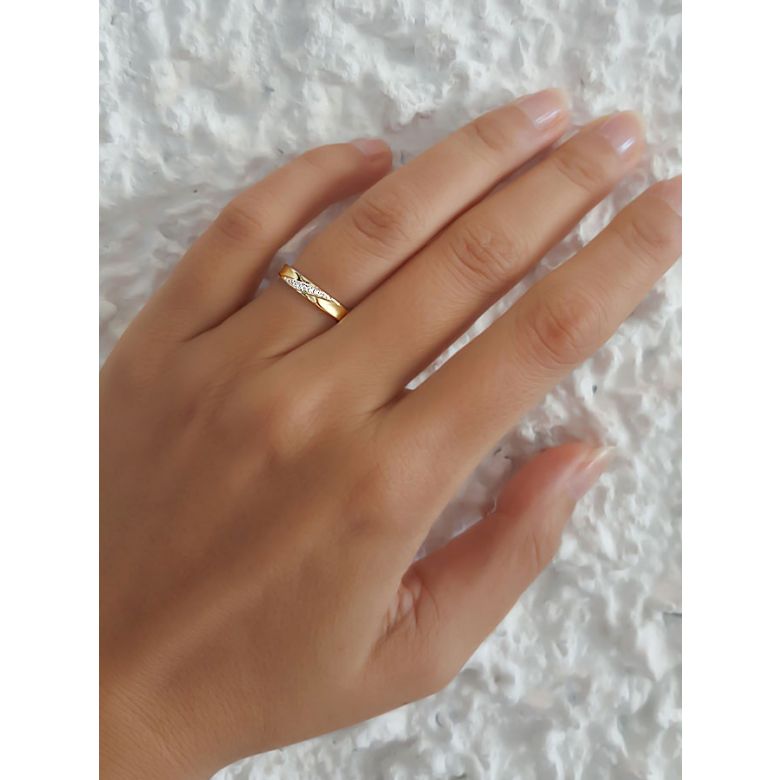 Alliance Femme en or jaune. Sertissage diamants 0.029ct - 5