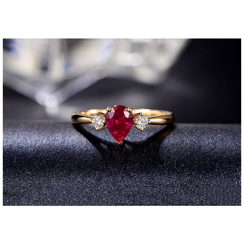 Bague Amour. Or jaune, rubis 1ct taillé en poire, diamants - 3