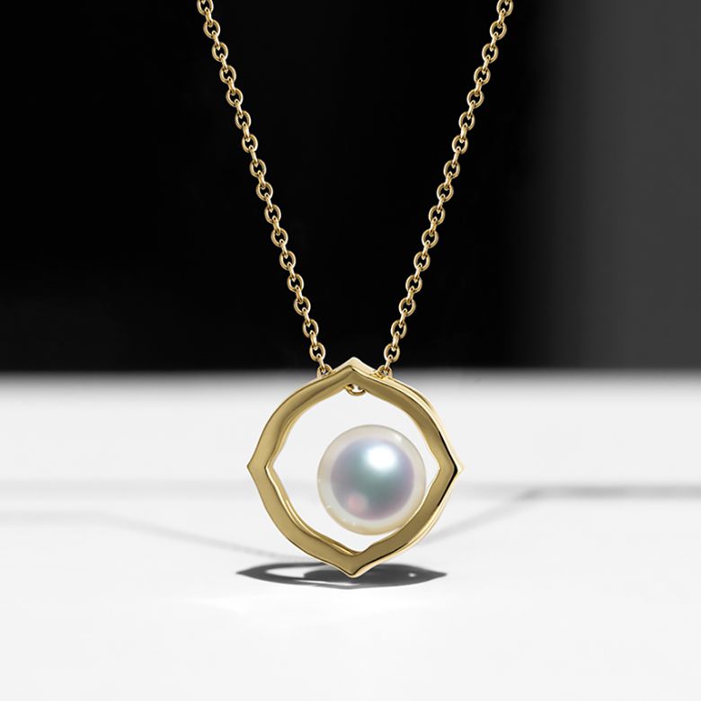 Pendentif, Bague et Boucles Coco Chanel. Perles Akoya, Or jaune, Diamants - 3