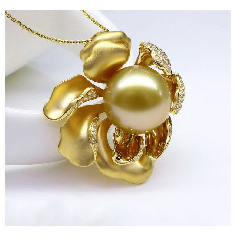 Pendentif Pivoine Or jaune. Perle dorée. Diamants - 9