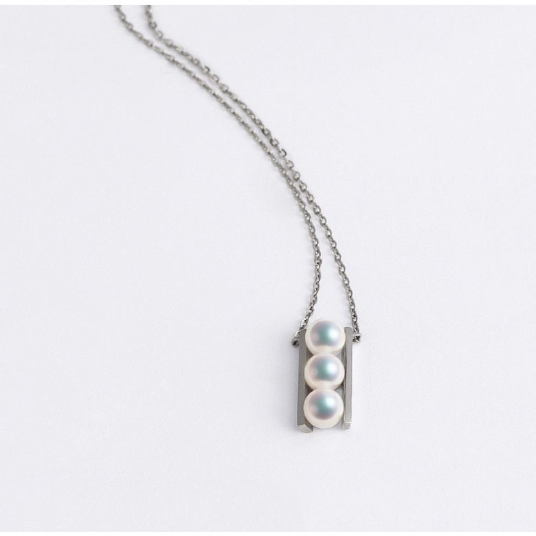 Pendentif 3 perles Akoya et or blanc. Disposition rail. Takana - 7