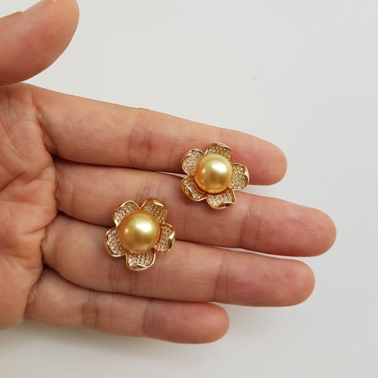 Boucles d'oreilles fleurs de frangipanier - Perles d'Australie dorées - 2