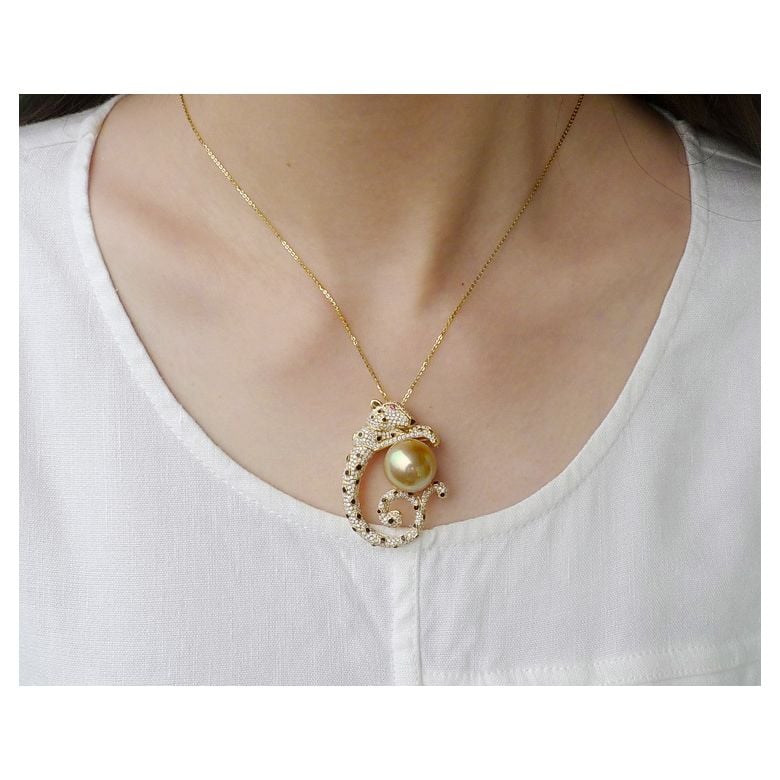 Pendentif Léopard. Perle d'Australie Dorée, Or jaune, Diamants - 2