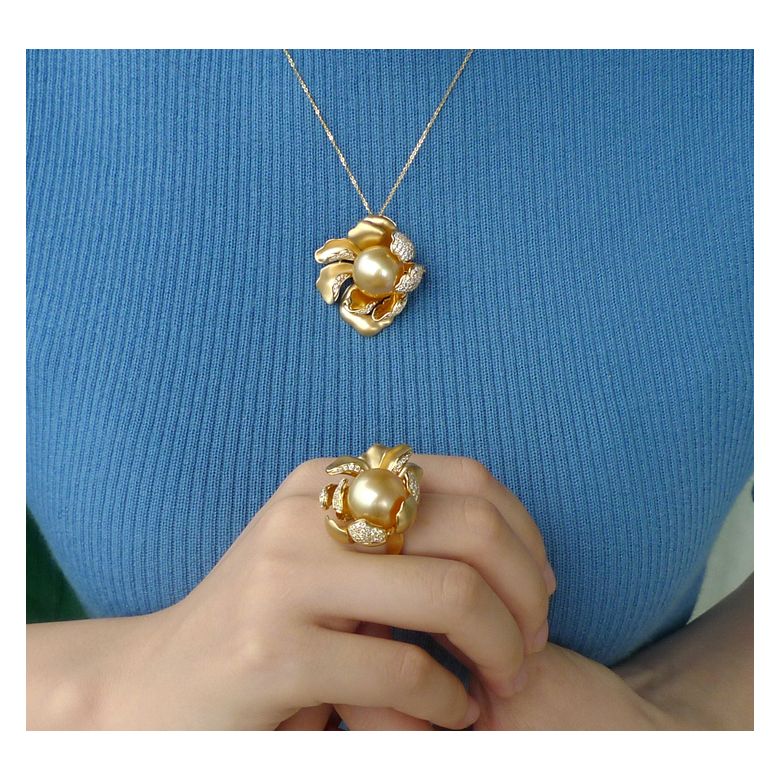 Pendentif Pivoine Or jaune. Perle dorée. Diamants - 2