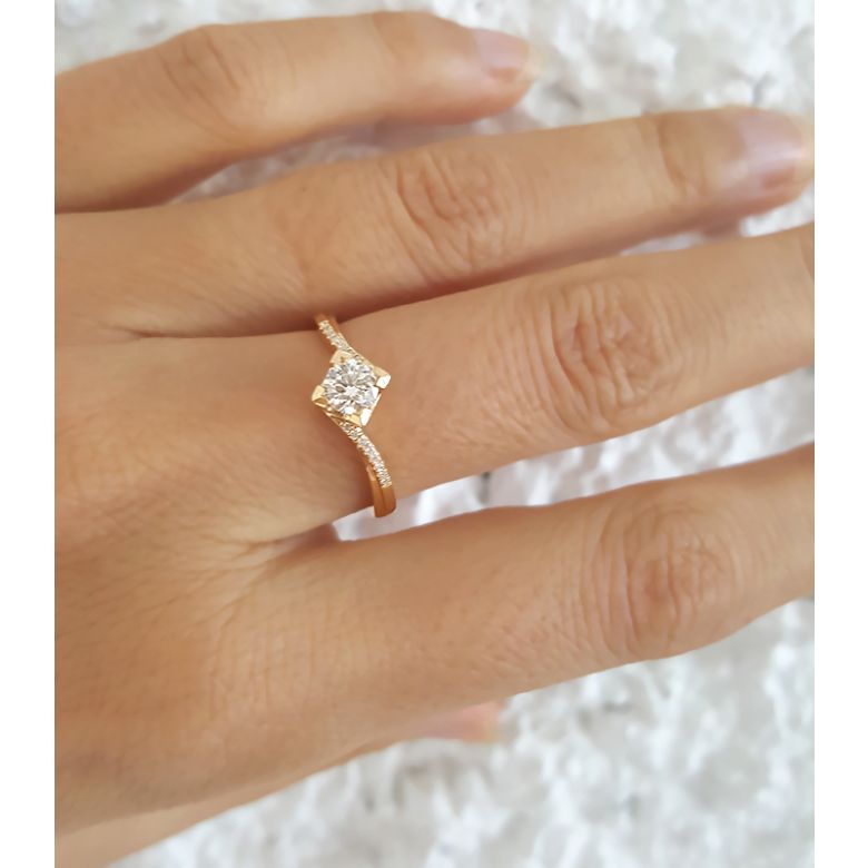 Bague Solitaire Bordure Diamantée Périclès - Or Jaune 18 carats | Gemperles - 7