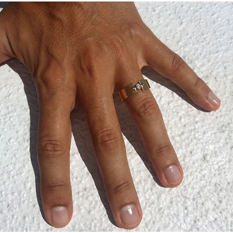 Bague anneau chevalière homme - Anneau or jaune serti clos diamant - 2