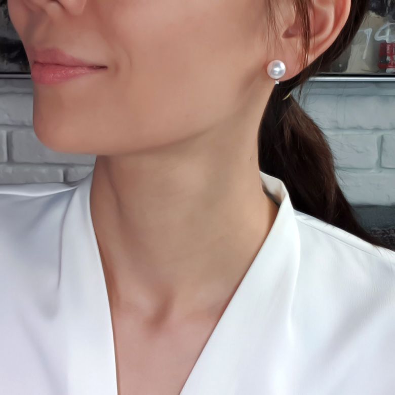 Boucles oreilles perles et puces diamants. Or blanc - 11