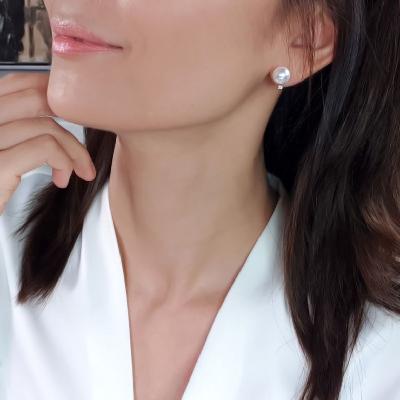 Boucles oreilles perles et puces diamants. Or blanc - 10