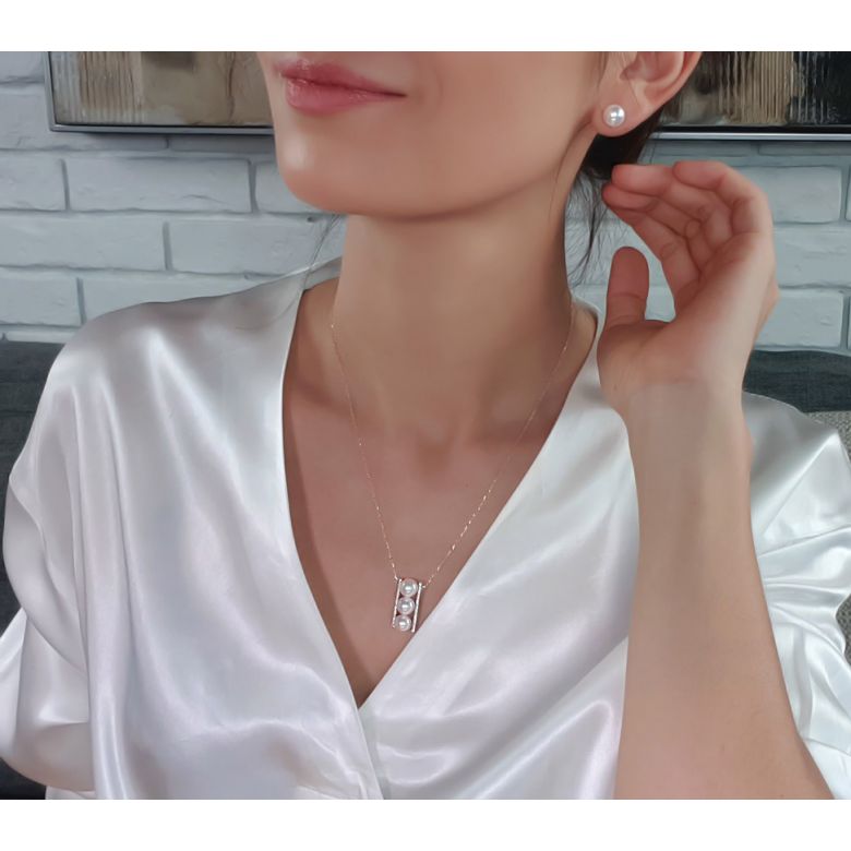 Pendentif 3 perles Akoya. Barettes or blanc sertis diamants. Otohiko - 10