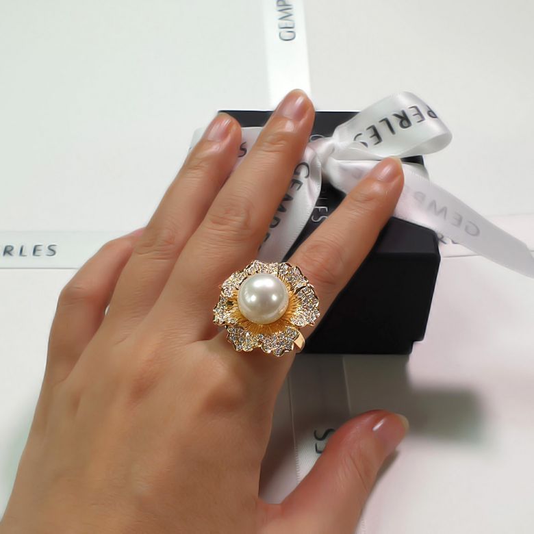 Bague perle d'Australie - Fleur or jaune pétales ajourées - Diamants - 4