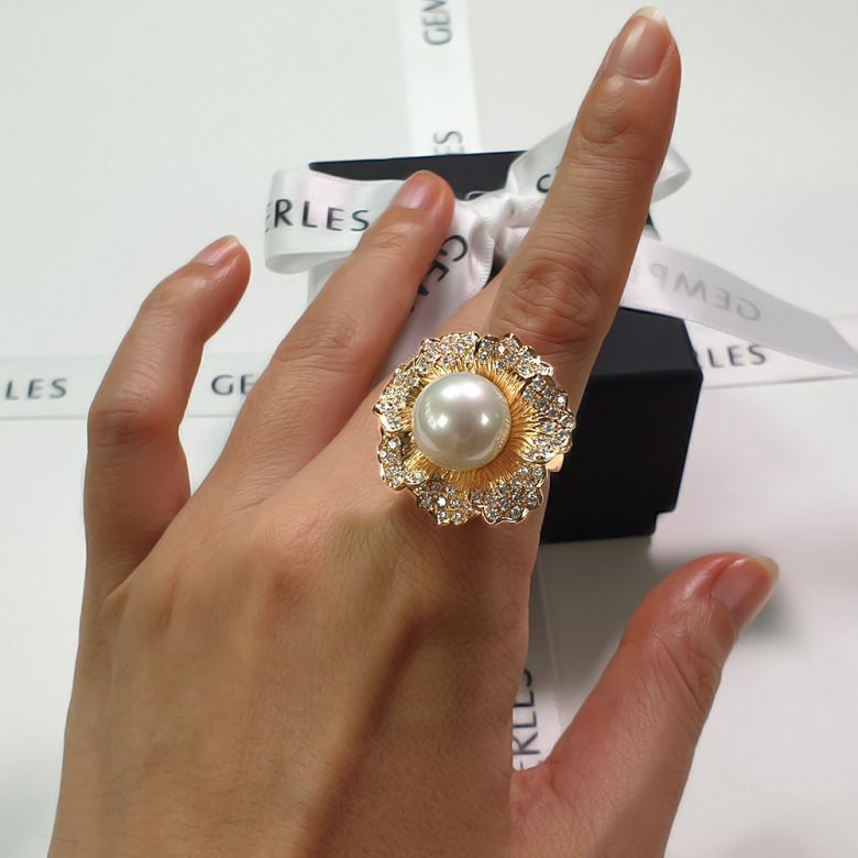 Bague perle d'Australie - Fleur or jaune pétales ajourées - Diamants - 7