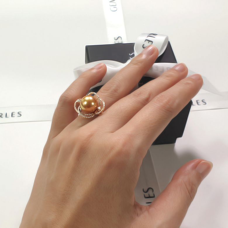 Bague fleur - Un matin de rosé - Perle de Tahiti, or jaune, diamants - 9