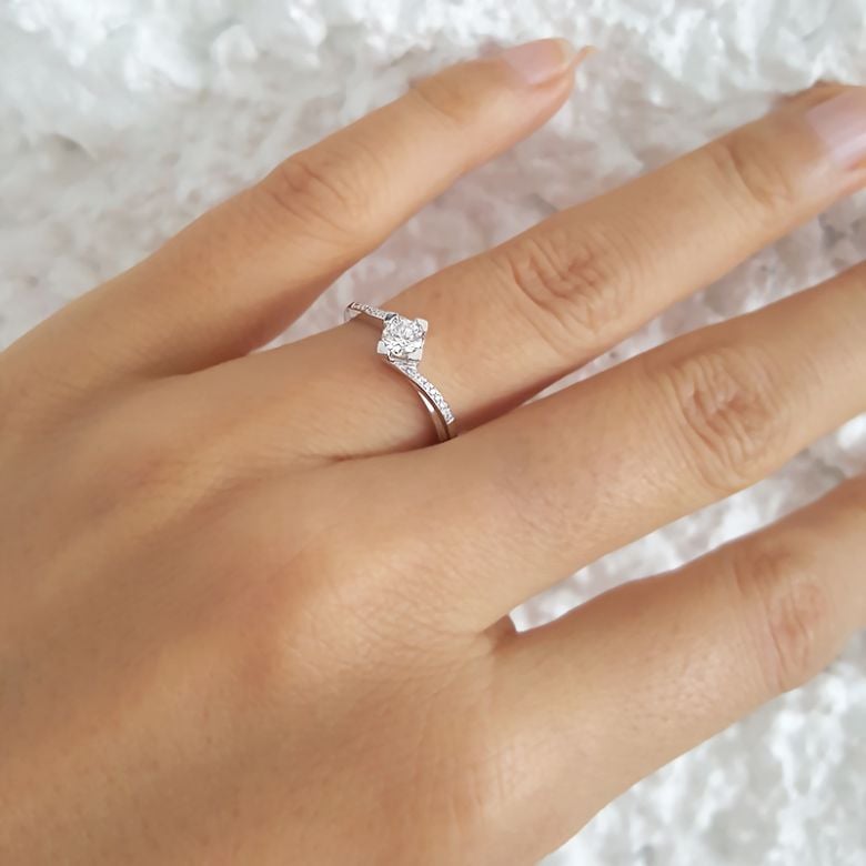 Bague Solitaire Bordure Diamantée Périclès - Platine | Gemperles - 7