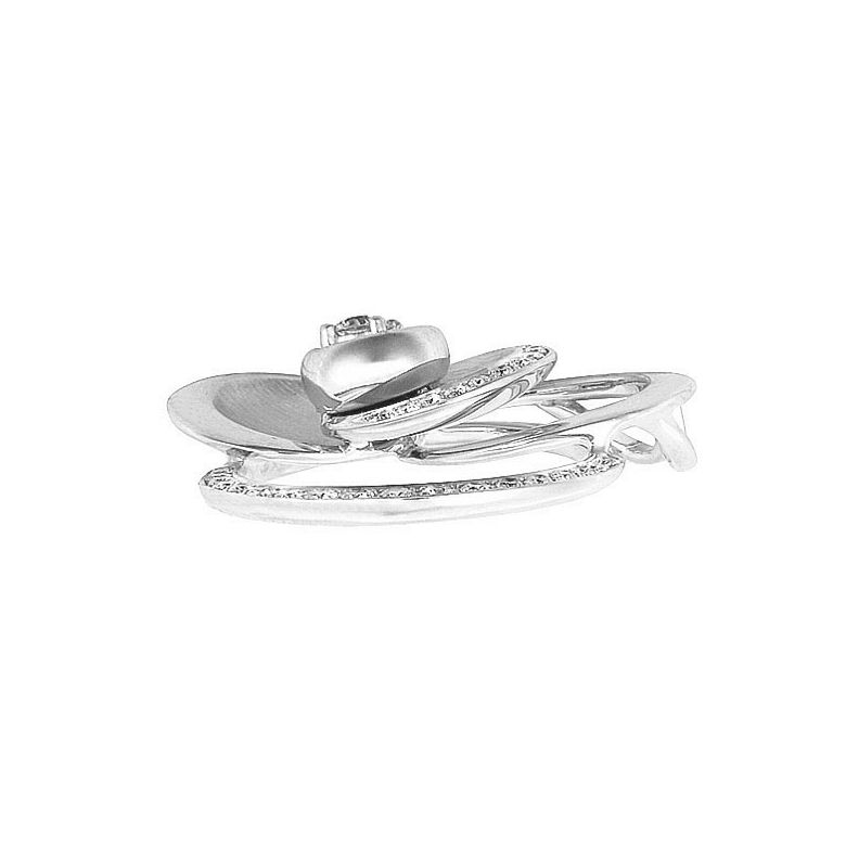 Mélange de courbes sinueuses formant un pendentif or blanc - Diamants - 2