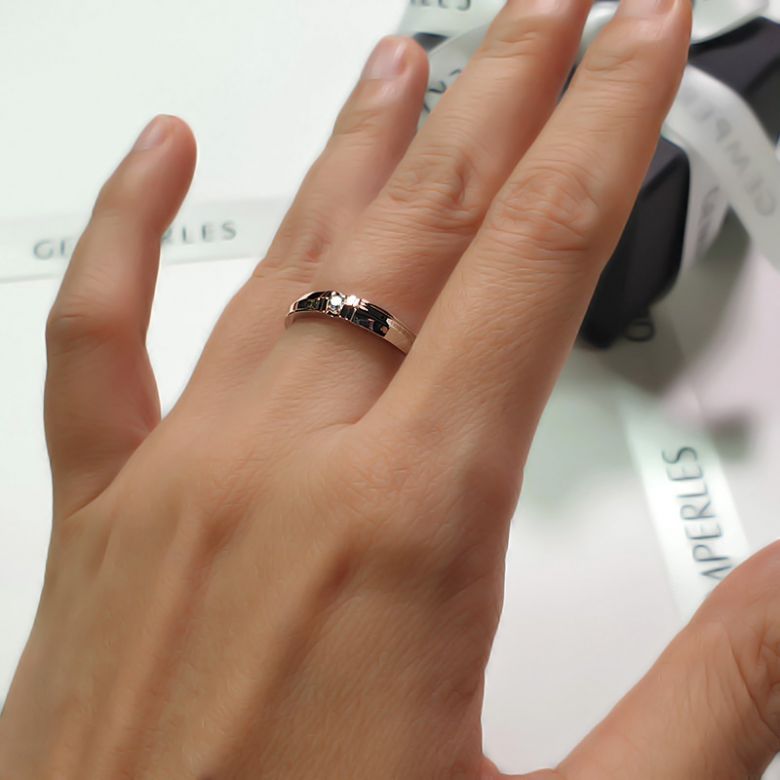 Alliance solitaire sophistiqué. Alliance femme. Or rose, Diamant | Constance - 1