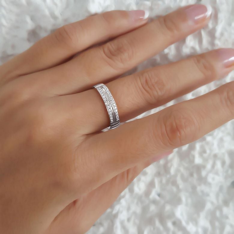 Alliance biseautée femme -  pavage Diamants Platine - 2