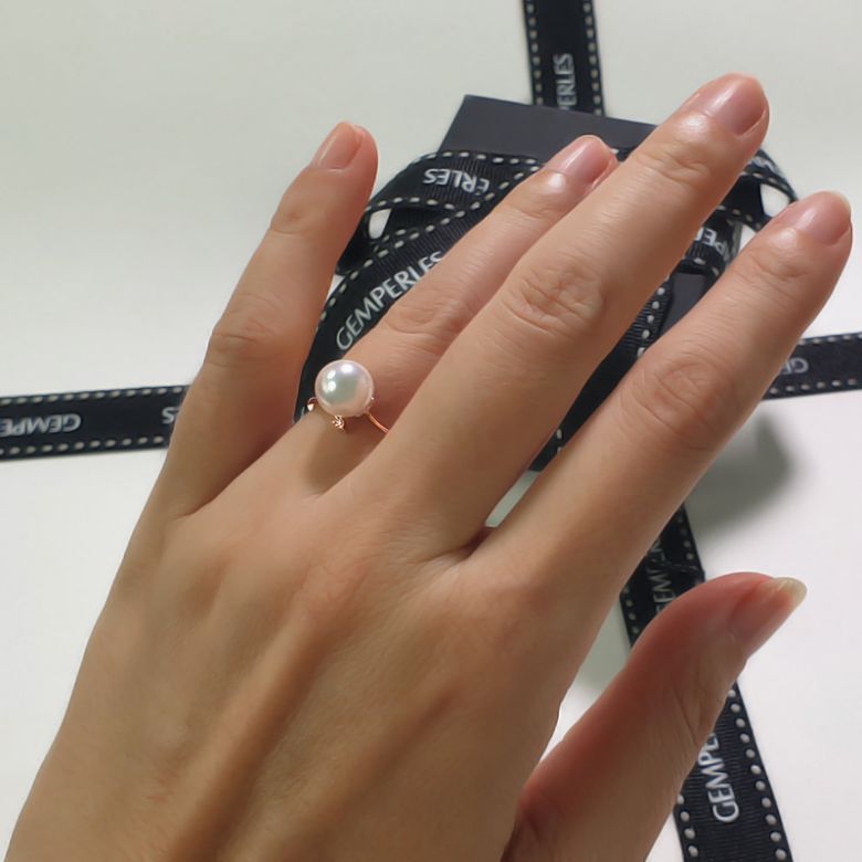 Bague or rose - Perle Akoya blanche Japon - Diamants sertis 3 griffes  - 6