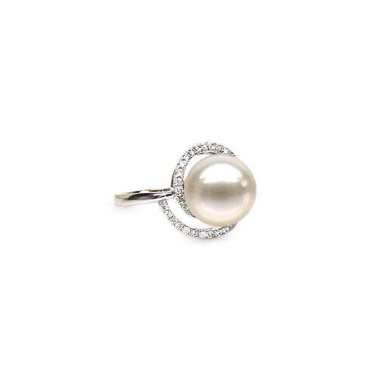 Bague perle d'eau douce blanche - Encerclement d'or blanc et diamants - 1
