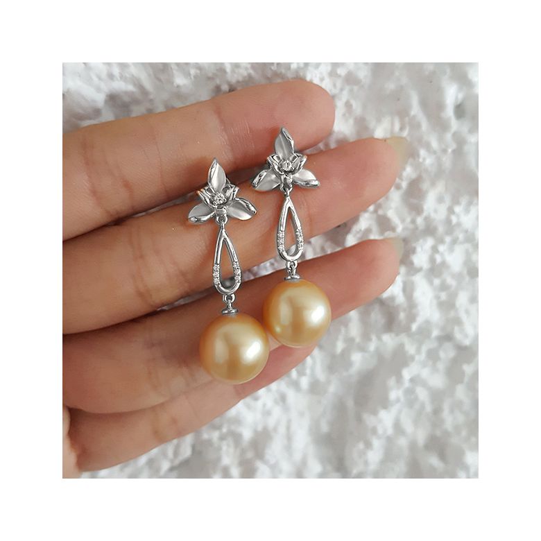 Boucles d'oreilles 3 pétales gold. Perles des mers du Sud or blanc - 3