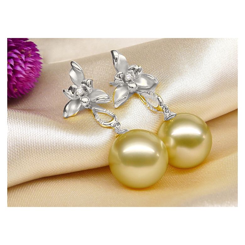 Boucles d'oreilles 3 pétales gold. Perles des mers du Sud or blanc - 4