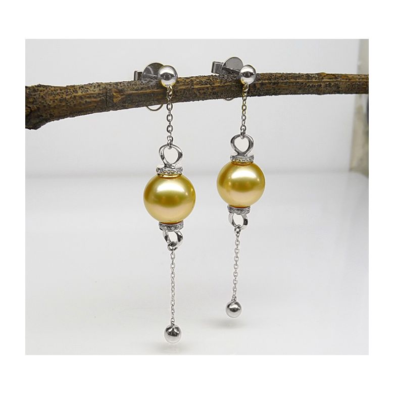 Pendants d'oreilles. Chainettes Or blanc, perles d'Australie dorée et diamants - 4