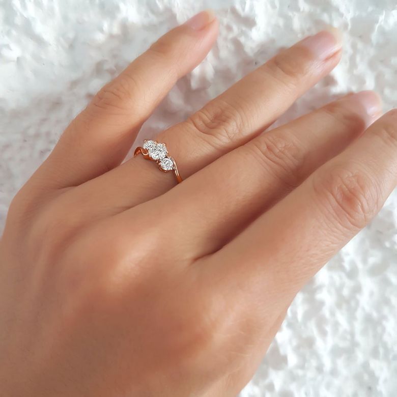 Solitaire trilogie or rose - Bague de fiançaille 3 diamants | Trilogie - 5