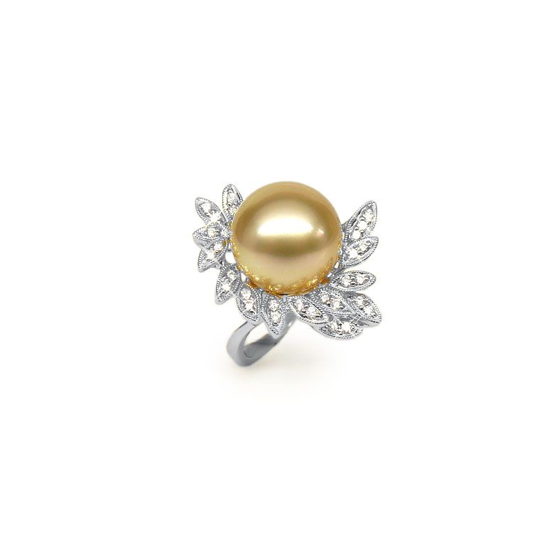 Bague perle australienne - Pétales d'or blanc ajourées, diamants - 1