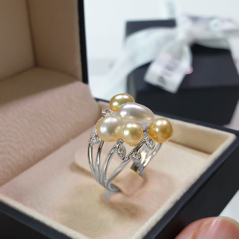 Bague secret flower first en perles d'Australie blanches et dorées - Or blanc - 12
