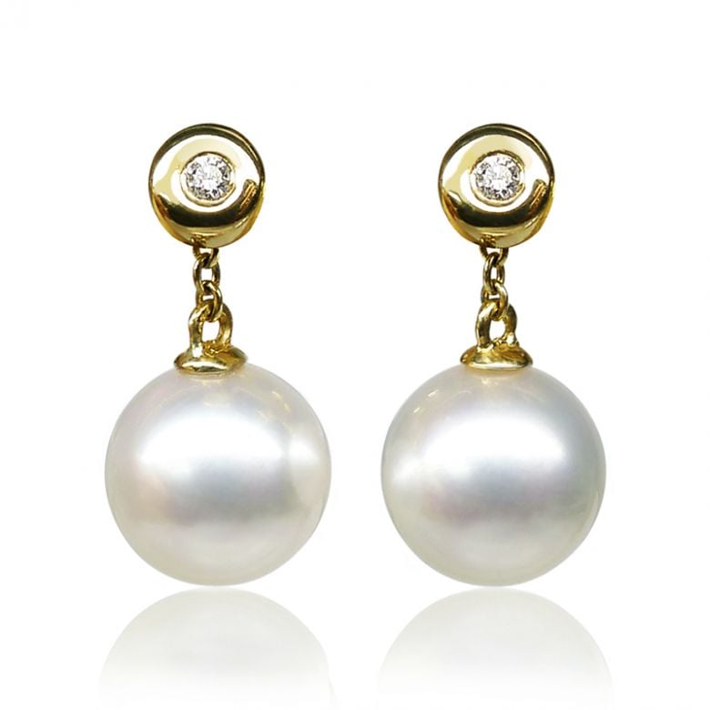 Pendants d'oreilles en perles de culture. Disque d'or et chaînette - 1