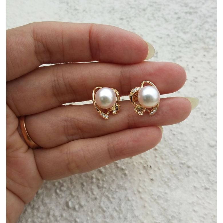 Boucles d'oreilles clous - Perles Akoya - Or jaune et Diamants - 2