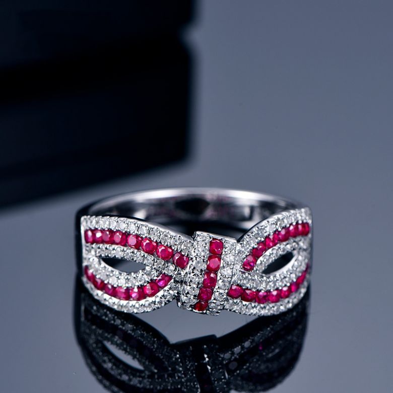 Bague Mandalay I Noeud Or blanc, Rubis, Diamant - 1
