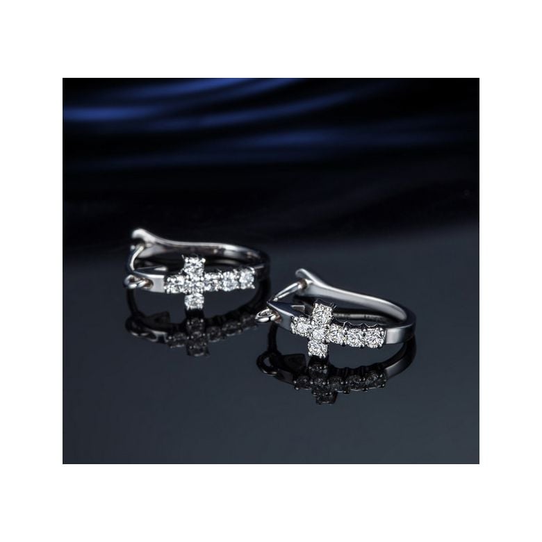 Boucles d'oreilles dormeuses religieuses. Croix diamants Or blanc  - 4