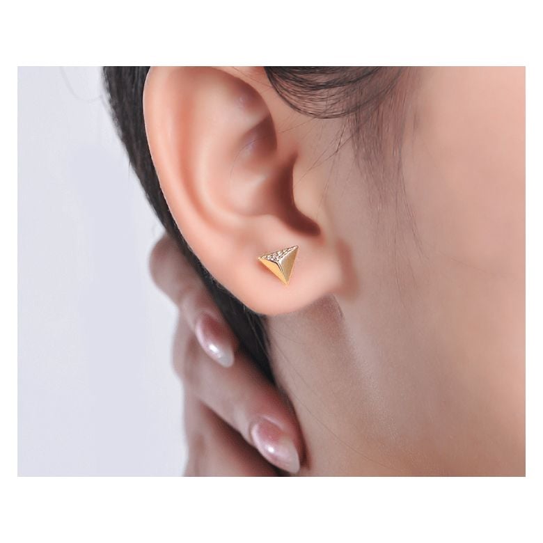 Boucles oreilles clous forme pyramidale. Or jaune, diamants - 4