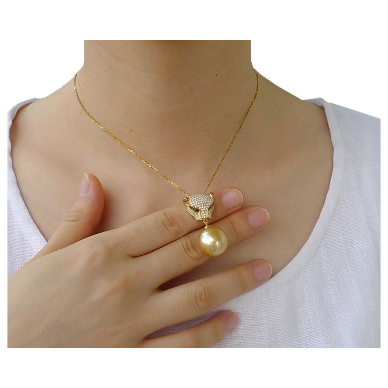 Pendentif Panthère Perle d'Australie dorée. Or jaune et Diamants - 3