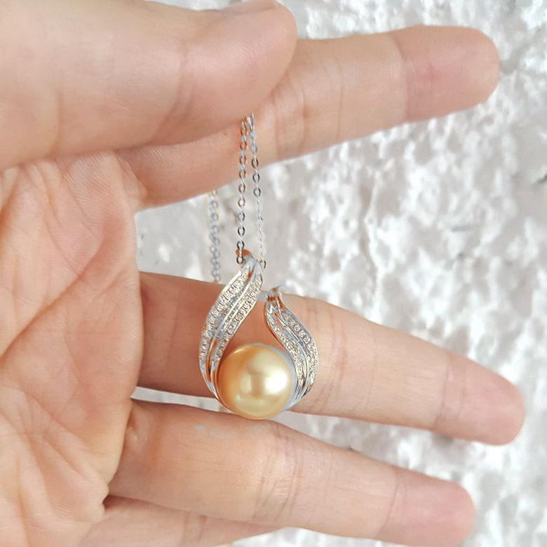  Pendentif Douce Végétale - Perle dorée - Or blanc, diamants - 6