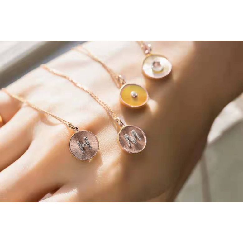 Pendentif Lettre de l'Alphabet - Vos initiales diamantées autour du cou or rose - 16