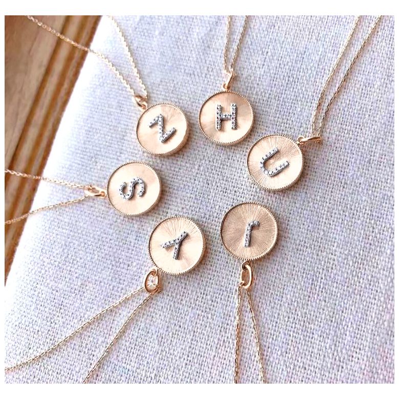Pendentif Lettre de l'Alphabet - Vos initiales diamantées autour du cou or rose - 18