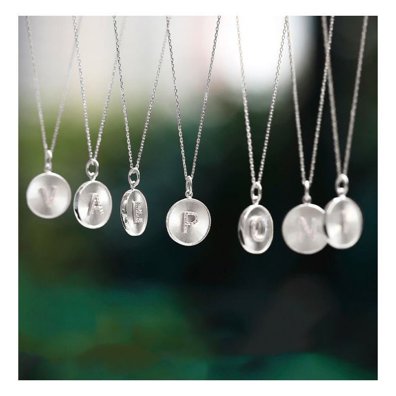 Pendentif Lettre de l'Alphabet - Vos initiales diamantées autour du cou or blanc - 1